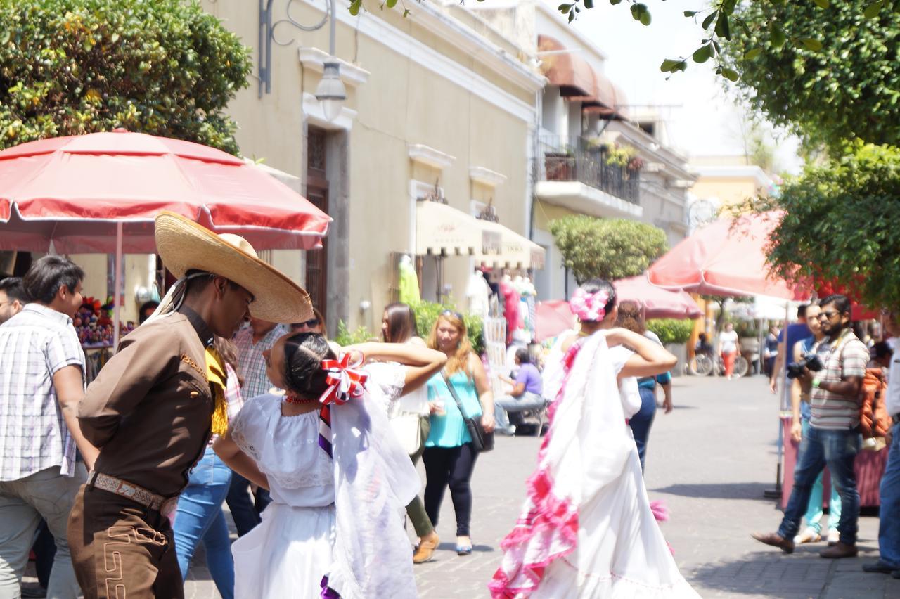 Casa De Los Soles B&B Hostal Tlaquepaque Kültér fotó
