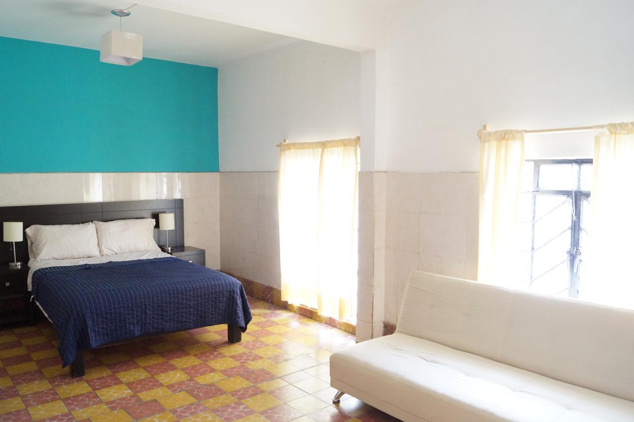 Casa De Los Soles B&B Hostal Tlaquepaque Kültér fotó