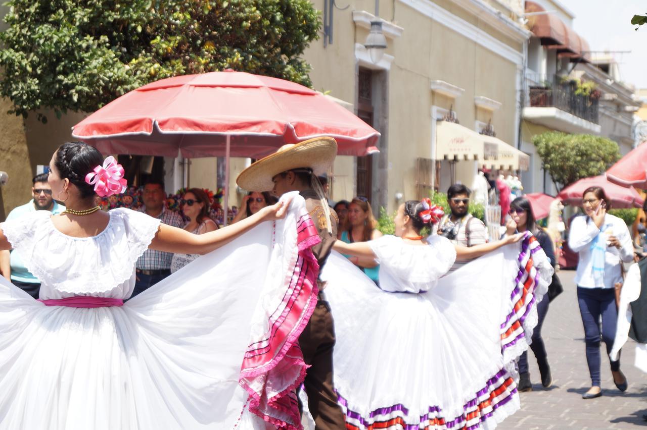Casa De Los Soles B&B Hostal Tlaquepaque Kültér fotó