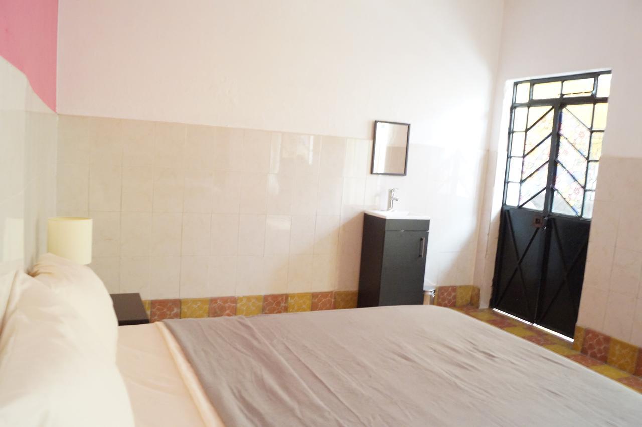 Casa De Los Soles B&B Hostal Tlaquepaque Kültér fotó